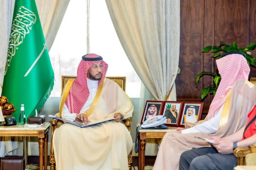 نائب أمير عسير يتفقد إنجازات فرع الهلال الأحمر في المنطقة نائب أمير عسير يتفقد إنجازات فرع الهلال الأحمر في المنطقة