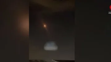 عاجل: القاهرة الإخبارية تُعلن انقطاع الكهرباء في الحديدة بسبب 20 غارة جوية إسرائيلية