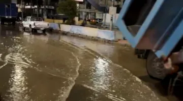 الشارع تحول إلى ممر مائي.. تسرب في أنبوب مياه الشرب بحي ثالث في مدينة الإسماعيلية