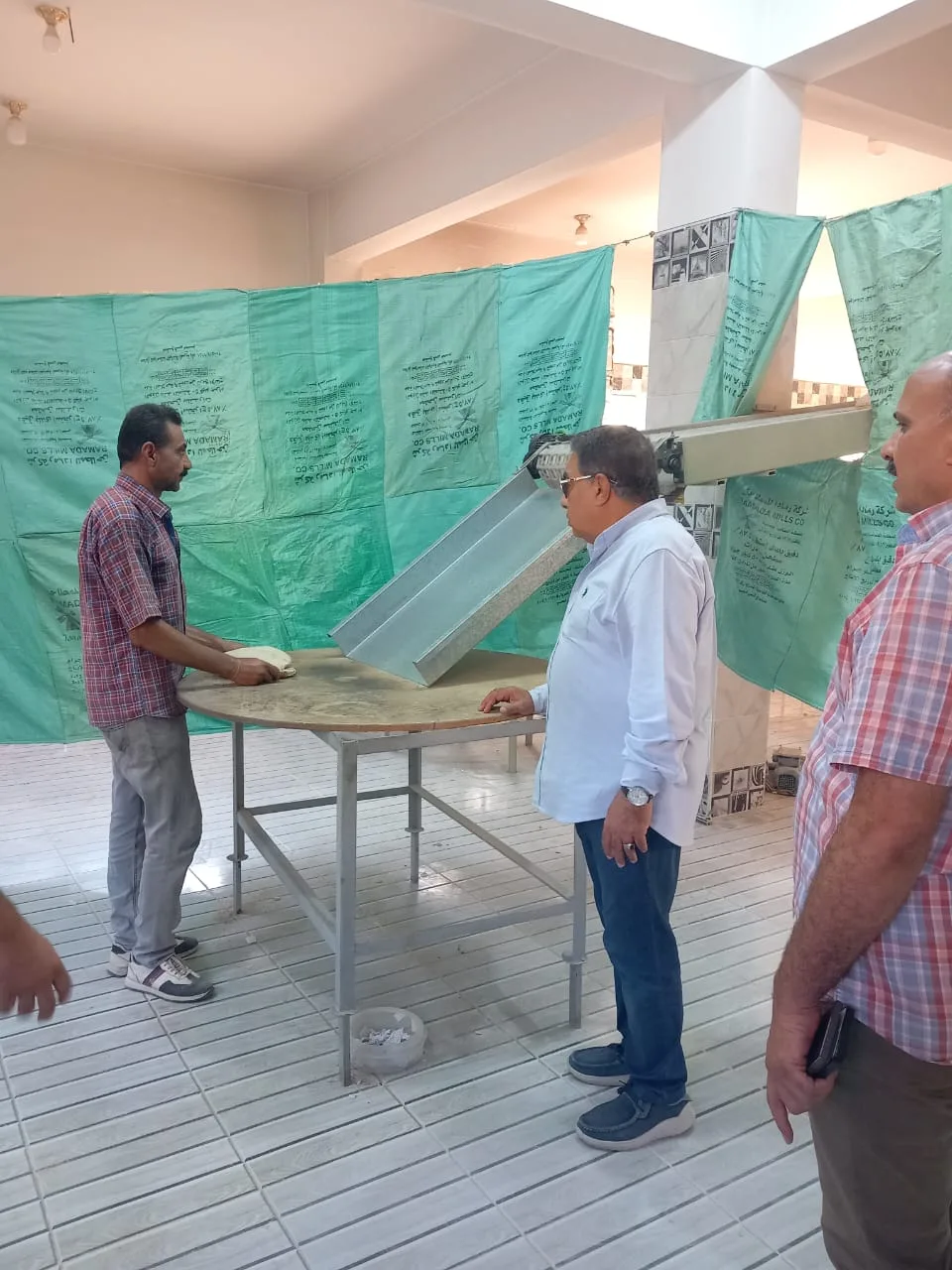 محافظ الدقهلية: رفع كميات الدقيق المخصصة لمخابز جمصة خلال فصل الصيف محافظ الدقهلية: رفع كميات الدقيق المخصصة لمخابز جمصة خلال فصل الصيف