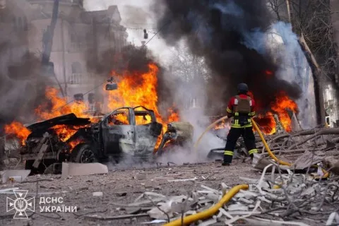 أربعة قتلى و36 مصاباً ودمار واسع النطاق وحرائق: حصيلة أولية للهجمات الروسية الشرسة على مناطق متعددة في أوكرانيا. أربعة قتلى و36 مصاباً ودمار واسع النطاق وحرائق: حصيلة أولية للهجمات الروسية الشرسة على مناطق متعددة في أوكرانيا.