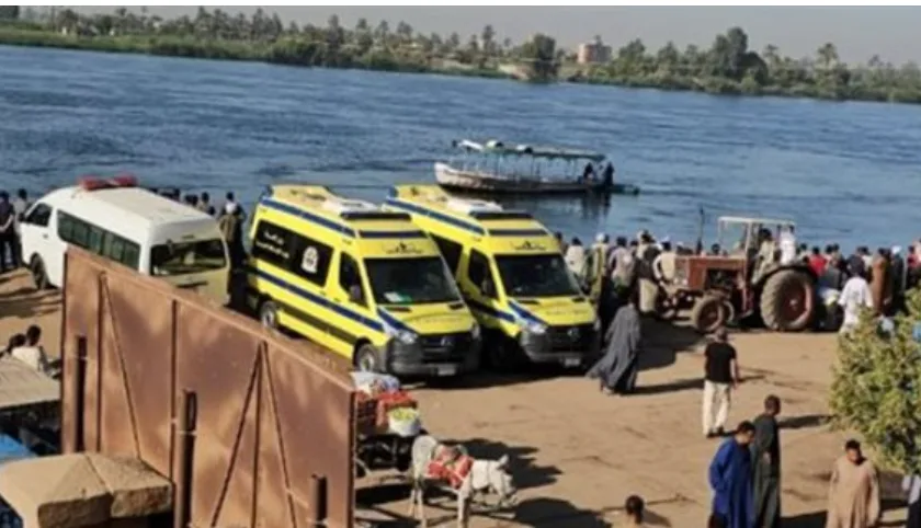 مصر: انقلاب سيارة تنقل رؤوس ماشية في نهر النيل بقنا… وغرق شخصين