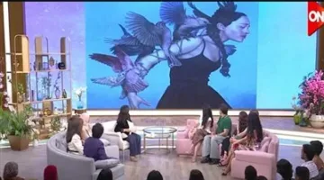 فنانة دنماركية تتهم مها الصغير بالاستيلاء على لوحتها .. ما علاقة منى الشاذلي؟