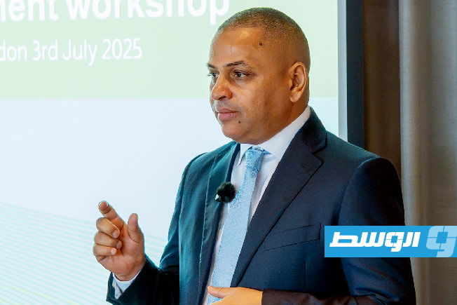 رئيس مجلس إدارة مؤسسة الاستثمار علي محمود حسن خلال مشاركته في الملتق، 3 مارس 2025. (صفحة المؤسسة على فيسبوك)