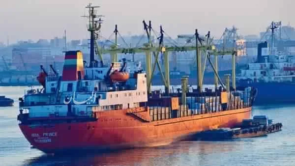 شحن 37 ألف طن من الفوسفات من ميناء سفاجا إلى الصين. شحن 37 ألف طن من الفوسفات من ميناء سفاجا إلى الصين.