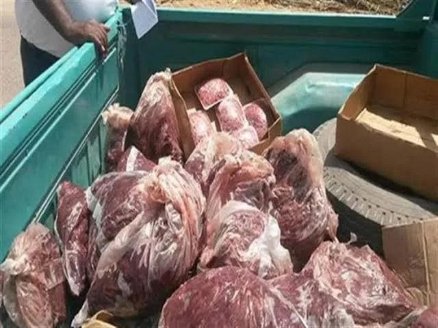 ضبط طناً من اللحوم والدواجن الفاسدة غير مناسبة للاستخدام البشري