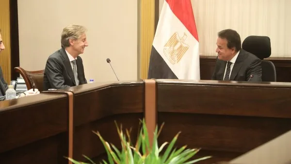 وزير الصحة يناقش مع ممثل برنامج الأمم المتحدة الإنمائي سبل تعزيز التعاون المشترك وزير الصحة يناقش مع ممثل برنامج الأمم المتحدة الإنمائي سبل تعزيز التعاون المشترك
