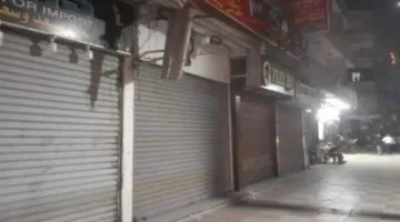 تحرير (136) مخالفة بحق محلات لم تمتثل لقرار الإغلاق خلال 24 ساعة