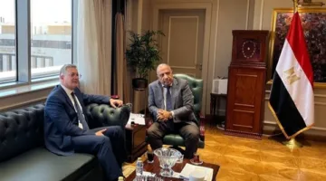 وزراء الكهرباء والبترول يعلنون تضافر الجهود لضمان استقرار الشبكة الكهربائية amid زيادة الأحمال.