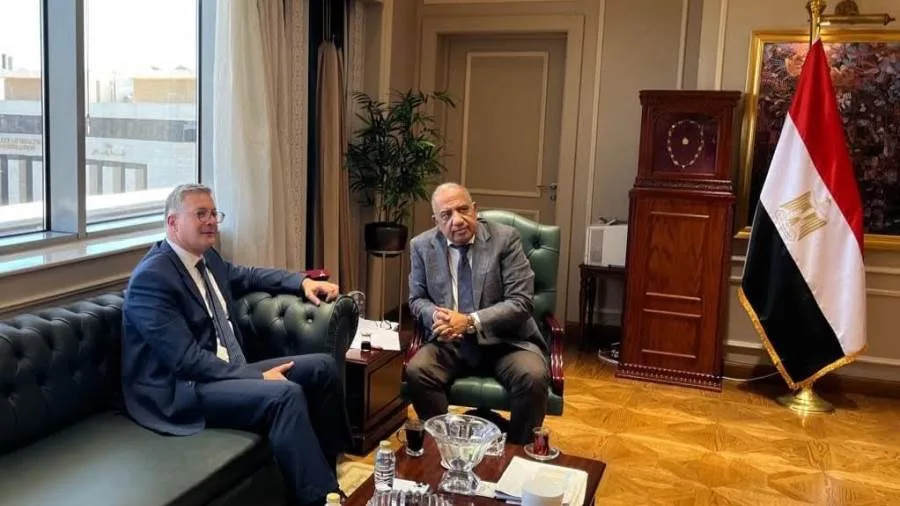 محمود عصمت: تعاون وتنسيق مستمر لتحسين جودة التغذية وتعزيز استقرار الشبكة الكهربائية
