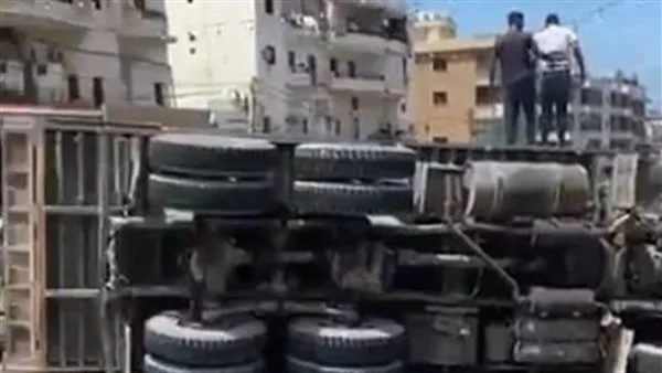 شاهد الفيديو: انقلاب شاحنة محملة بالحديد في الجهة الجنوبية شاهد الفيديو: انقلاب شاحنة محملة بالحديد في الجهة الجنوبية