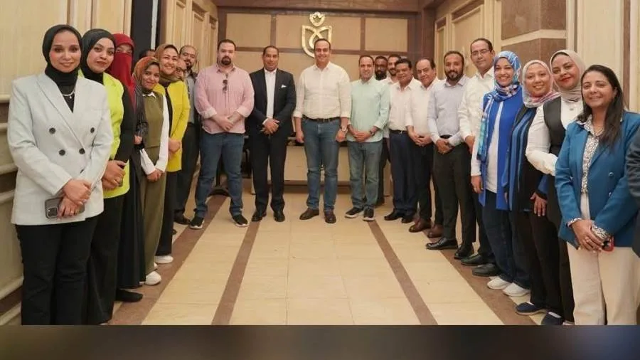 رئيس الصحة: بدء العمل الرسمي بالتأمين الصحي الشامل في أسوان يجسد التزام الدولة بتحقيق التغطية الصحية وتنمية صعيد مصر. رئيس الصحة: بدء العمل الرسمي بالتأمين الصحي الشامل في أسوان يجسد التزام الدولة بتحقيق التغطية الصحية وتنمية صعيد مصر.