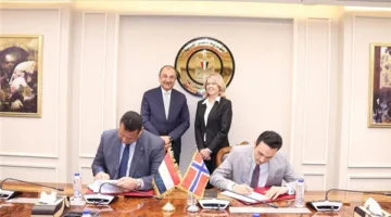 “مصر للألومنيوم” و”سكاتك” تبرمان اتفاقية لبناء محطة طاقة شمسية بقدرة 1000 ميجاوات في نجع حمادي.