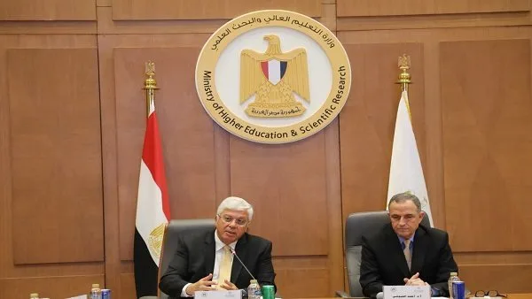 وزير التعليم العالي يوافق على إنشاء كلية الذكاء الاصطناعي في عدة جامعات تقنية