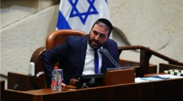 حظر دخول ناشط يهودي إلى إسرائيل بعد لقائه مع وزير خارجية إيران