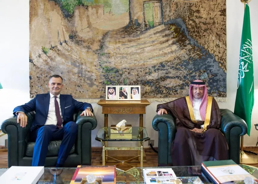 نائب وزير الخارجية يلتقي بسفير الاتحاد الأوروبي في المملكة نائب وزير الخارجية يلتقي بسفير الاتحاد الأوروبي في المملكة