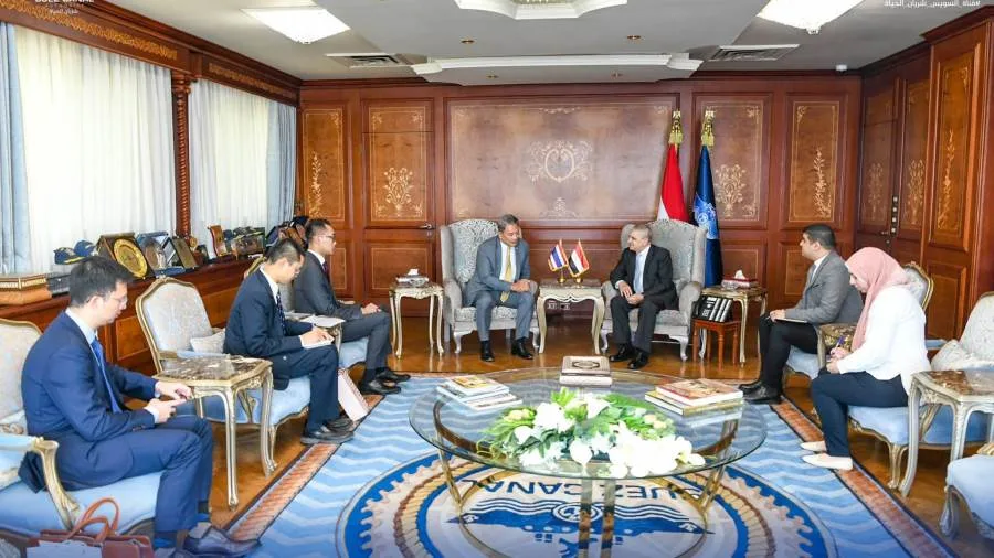 رئيس هيئة قناة السويس يناقش سبل التعاون مع السفير التايلاندي في قطاع الخدمات البحرية رئيس هيئة قناة السويس يناقش سبل التعاون مع السفير التايلاندي في قطاع الخدمات البحرية