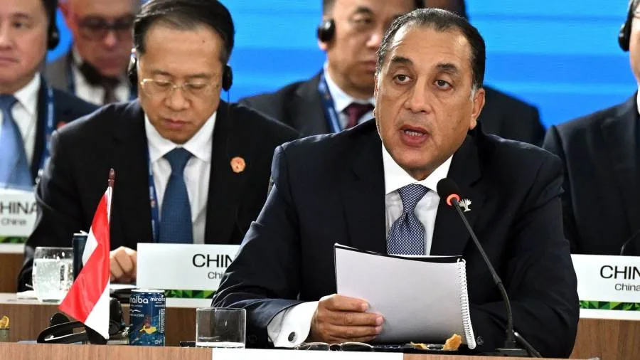 “مدبولي”: مصر أولت اهتمامًا كبيرًا بتطوير النظام الصحي والخدمات الطبية على مر السنين الأخيرة. “مدبولي”: مصر أولت اهتمامًا كبيرًا بتطوير النظام الصحي والخدمات الطبية على مر السنين الأخيرة.