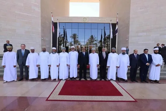 وزير العدل يلتقي بوفد قضائي من سلطنة عمان وزير العدل يلتقي بوفد قضائي من سلطنة عمان