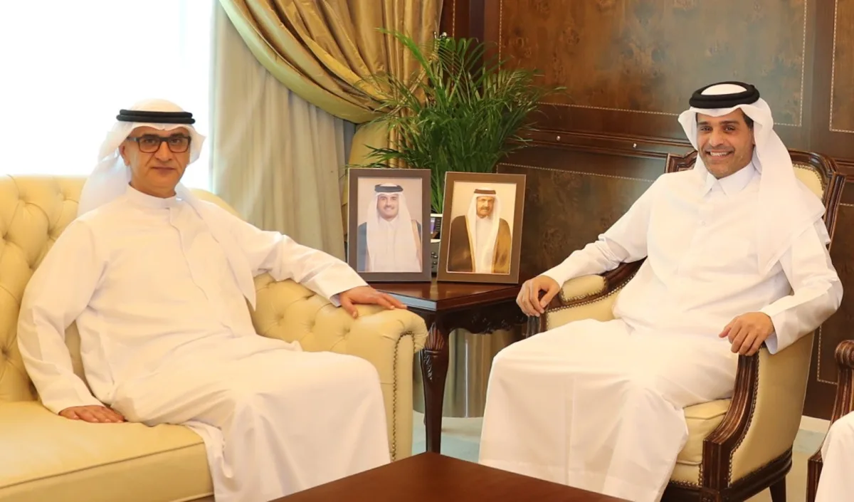 وزير النقل يلتقي بالمدير العام لهيئة الطيران المدني في دبي وزير النقل يلتقي بالمدير العام لهيئة الطيران المدني في دبي