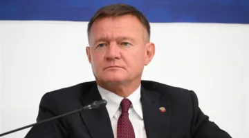 وزير روسي ينهي حياته بعد عزله بقرار من بوتين