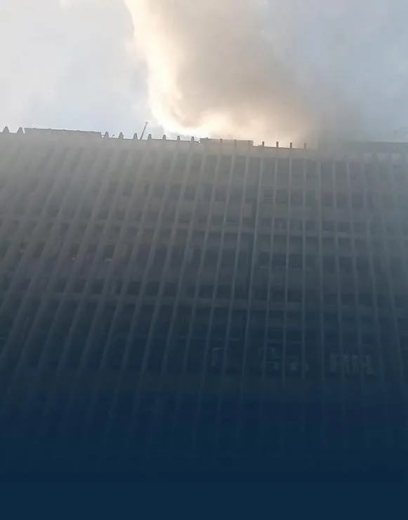 عاجل: حريق في سنترال رمسيس وسط العاصمة القاهرة وفرض طوق أمني من قبل قوات الحماية المدنية. عاجل: حريق في سنترال رمسيس وسط العاصمة القاهرة وفرض طوق أمني من قبل قوات الحماية المدنية.