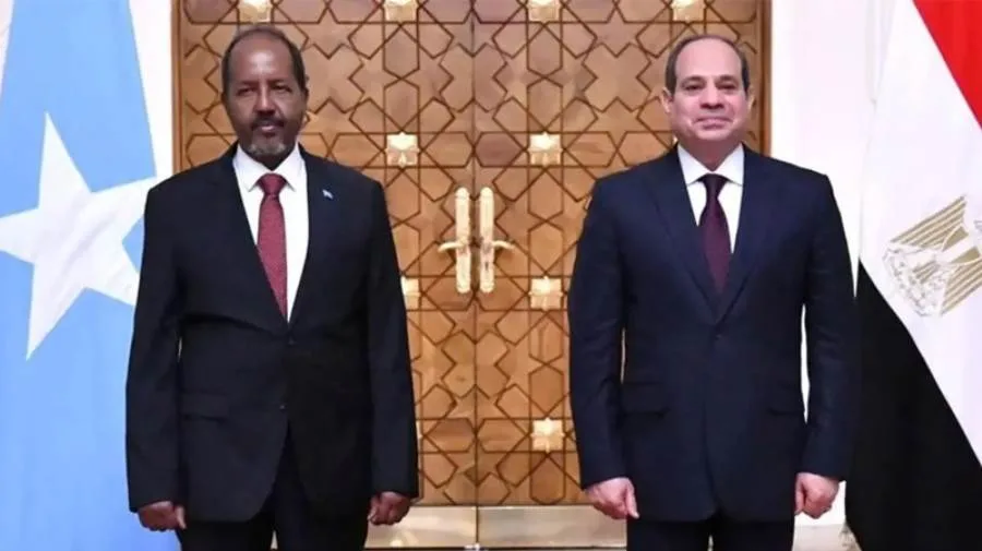 الرئيس الصومالي يعلن عن التزام بلاده بتعزيز التعاون مع مصر في جميع المجالات الرئيس الصومالي يعلن عن التزام بلاده بتعزيز التعاون مع مصر في جميع المجالات