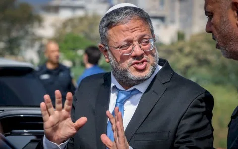بن غفير: اقتراح وقف إطلاق النار في غزة “يشكل تهديداً لأمن إسرائيل” وسيتيح لحماس استعادة قوتها وتخزين الأسلحة. بن غفير: اقتراح وقف إطلاق النار في غزة “يشكل تهديداً لأمن إسرائيل” وسيتيح لحماس استعادة قوتها وتخزين الأسلحة.