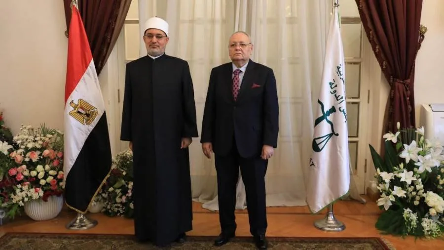 رئيس مجلس الدولة يلتقي برئيس المفتي في البلاد رئيس مجلس الدولة يلتقي برئيس المفتي في البلاد