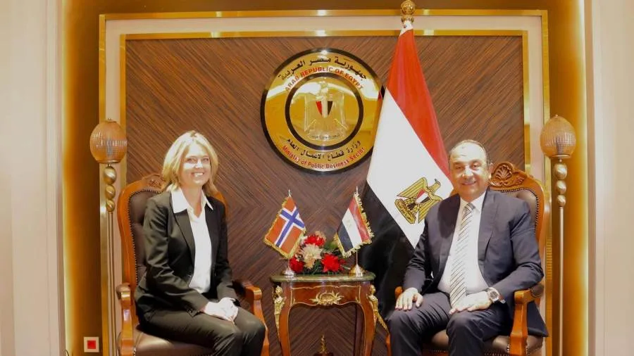 وزير قطاع الأعمال العام وسفيرة النرويج في القاهرة يوقعان اتفاقية بين “مصر للألومنيوم” وشركة تابعة لـ “سكاتك” وزير قطاع الأعمال العام وسفيرة النرويج في القاهرة يوقعان اتفاقية بين “مصر للألومنيوم” وشركة تابعة لـ “سكاتك”