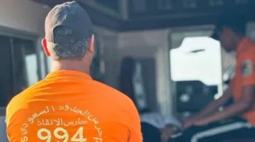 إنقاذ شخص من الغرق أثناء السباحة في حقل