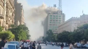 محافظ القاهرة يتابع جهود إطفاء حريق بخدمات سنترال رمسيس في حي الأزبكية