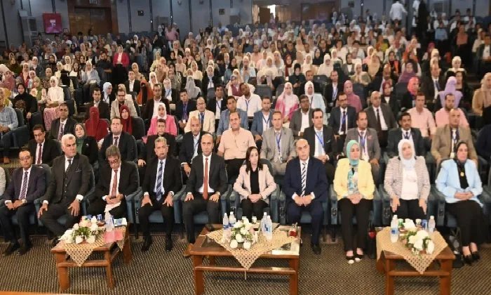 محافظ البحيرة ورئيس جامعة دمنهور يطلقان النسخة الثانية من ملتقى التوظيف لكلية الطب البيطري محافظ البحيرة ورئيس جامعة دمنهور يطلقان النسخة الثانية من ملتقى التوظيف لكلية الطب البيطري
