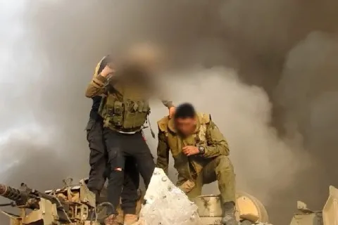 قاضي إسرائيلي يقترح اتفاقًا لتجنب محاكمة جنود عذبوا أسيرًا من غزة في سجن “سدي تيمان” السيئ السمعة، مما يؤدي إلى تسوية وسطية. قاضي إسرائيلي يقترح اتفاقًا لتجنب محاكمة جنود عذبوا أسيرًا من غزة في سجن “سدي تيمان” السيئ السمعة، مما يؤدي إلى تسوية وسطية.