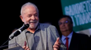 لولا يرفض تدخل ترامب في قضية بولسونارو