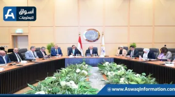 وزير الصناعة والاستثمار يقدمان نظرة على التعديلات الحديثة في البرنامج الوطني لدعم صناعة السيارات.