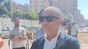 محافظ الإسماعيلية يراقب الجهود المبذولة للتعامل مع آثار كسر خط المياه في حي ثالث