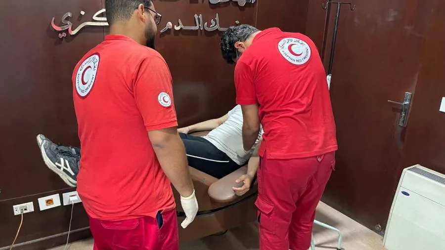 بنك دم الهلال الأحمر يعزز حالة الطوارئ في مواجهة حريق سنترال رمسيس بنك دم الهلال الأحمر يعزز حالة الطوارئ في مواجهة حريق سنترال رمسيس
