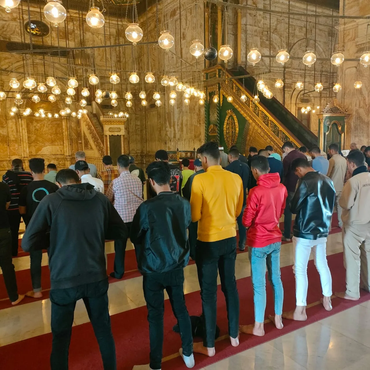 ما هو الحد المسموح به للمارة أمام المصلين؟.. مجمع البحوث الإسلامية يوضح ما هو الحد المسموح به للمارة أمام المصلين؟.. مجمع البحوث الإسلامية يوضح