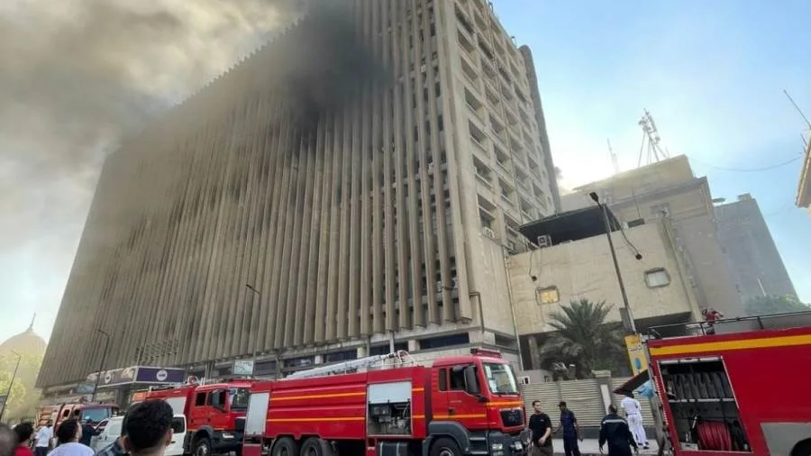 عاجل.. وزارة الصحة تكشف عن ارتفاع حالات الإصابة جراء حريق سنترال رمسيس عاجل.. وزارة الصحة تكشف عن ارتفاع حالات الإصابة جراء حريق سنترال رمسيس