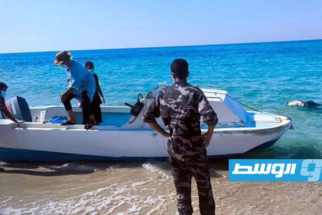 انتشال جثامين ثلاث مهاجرين أفارقة قبالة ساحل قرية زريق في مصراتة. (وزارة الداخلية)