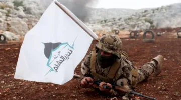 واشنطن تستثني جبهة النصرة من تصنيف الإرهاب: ما المعلومات المتوفرة عن الجماعة التي أزاحت نظام الأسد؟