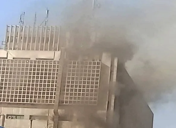 مسؤول في مجال الاتصالات: انقطاع التيار الكهربائي للحد من حريق المركز أحد أسباب توقف الخدمات