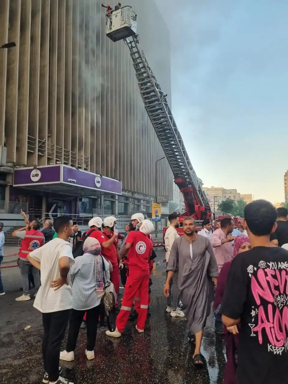 تجدد الاشتباكات في سنترال رمسيس وإصابات تقترب من 40 شخصاً تجدد الاشتباكات في سنترال رمسيس وإصابات تقترب من 40 شخصاً