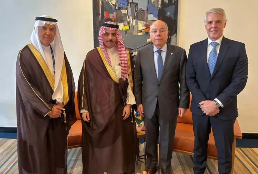وزير الخارجية يتناول مع نظيره البرازيلي العلاقات الثنائية وسبل تعزيزها