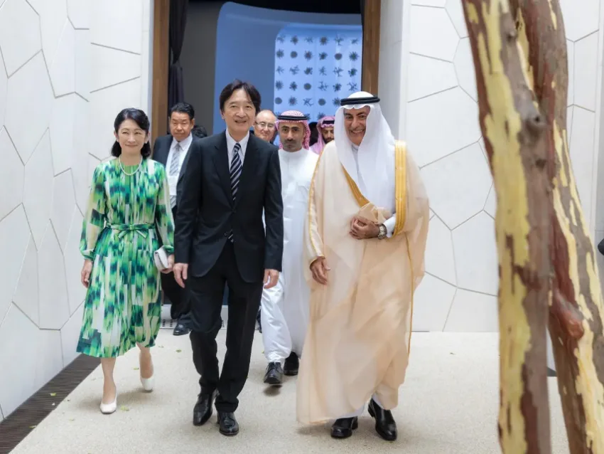 ولي عهد اليابان وزوجته يتفقدان جناح المملكة في إكسبو 2025 أوساكا