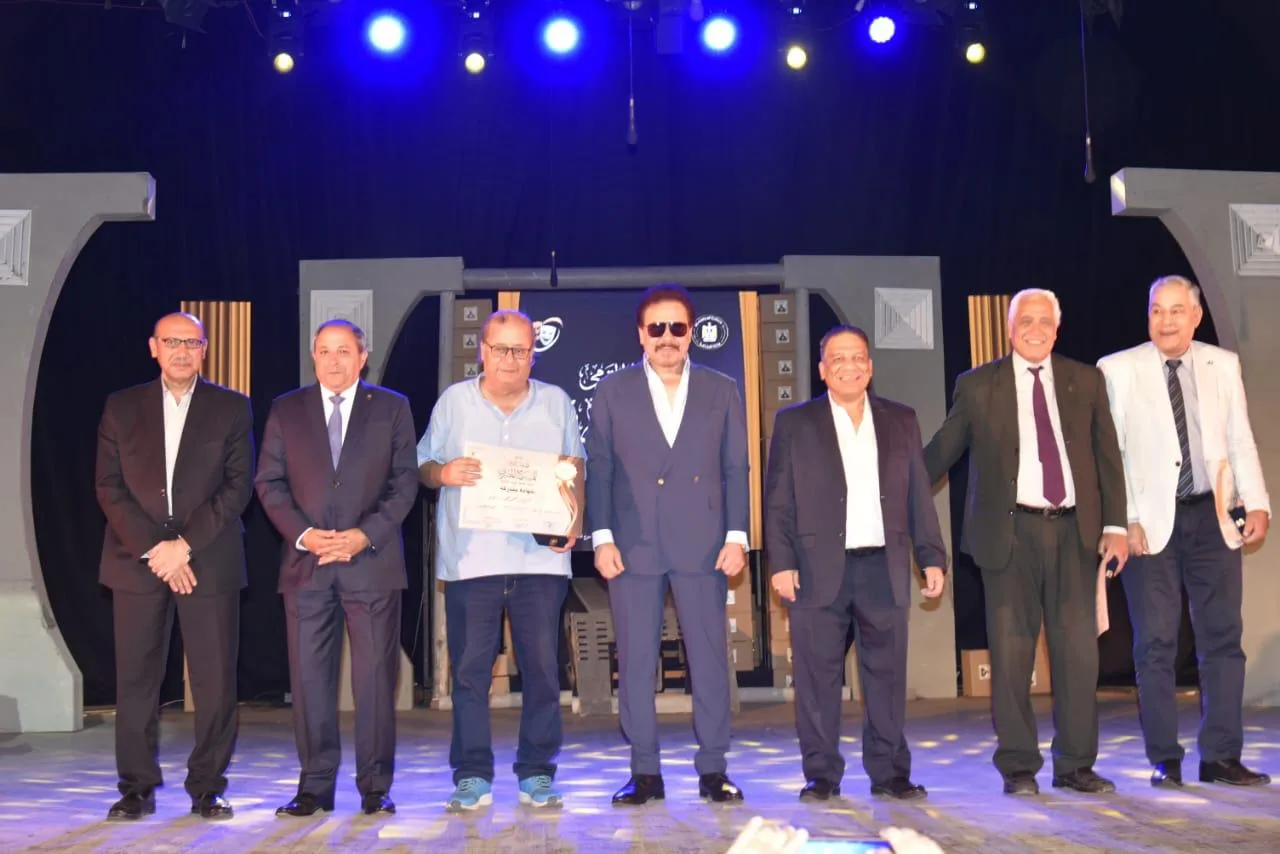 محافظ بورسعيد يشارك في مراسم اختتام المهرجان الوطني للمسرح المصري محافظ بورسعيد يشارك في مراسم اختتام المهرجان الوطني للمسرح المصري