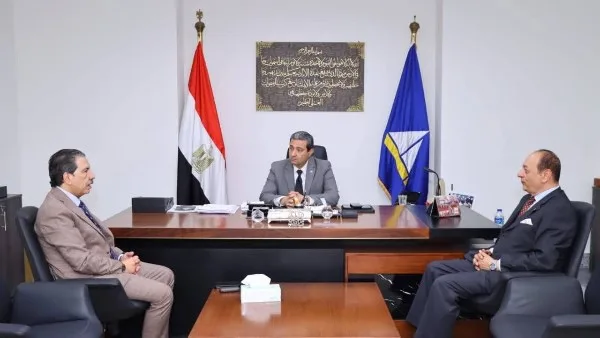 تعزيز الصناعات في دمياط وإدماج فئات من القوى العاملة فيها تعزيز الصناعات في دمياط وإدماج فئات من القوى العاملة فيها