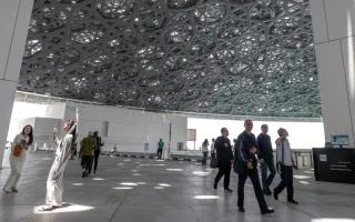 استكشاف مميز عبر الزمن في «اللوفر أبوظبي» استكشاف مميز عبر الزمن في «اللوفر أبوظبي»