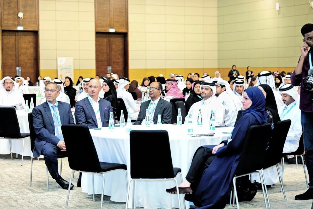 برنامج «مهنتي مستقبلي» يتيح للطلاب تجربة بيئات العمل بشكل مباشر. برنامج «مهنتي مستقبلي» يتيح للطلاب تجربة بيئات العمل بشكل مباشر.